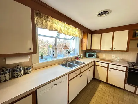 188 Drinkwater Road Kensington NH 03833