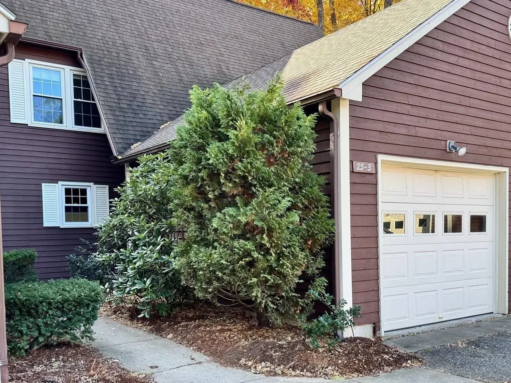 25 Woodbine By The Lake Colchester VT 05446