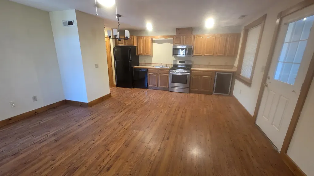 9 Roberts Road Canaan NH 03741