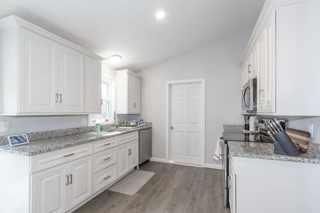 156 Little Mill Road Sandown NH 03873