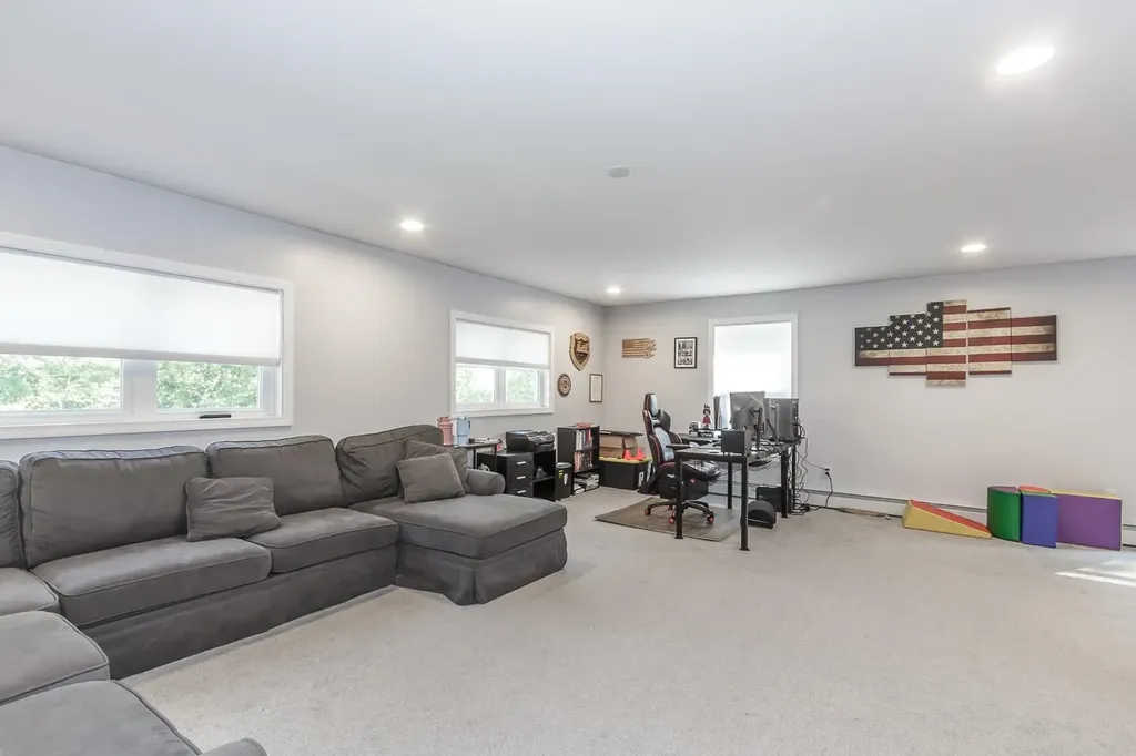 156 Little Mill Road Sandown NH 03873