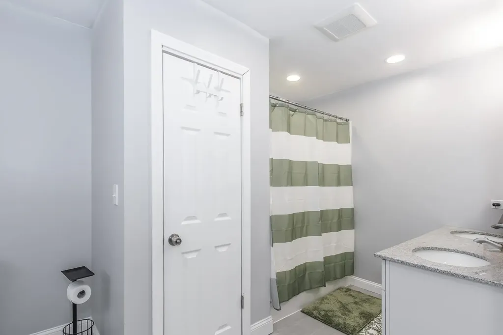 156 Little Mill Road Sandown NH 03873