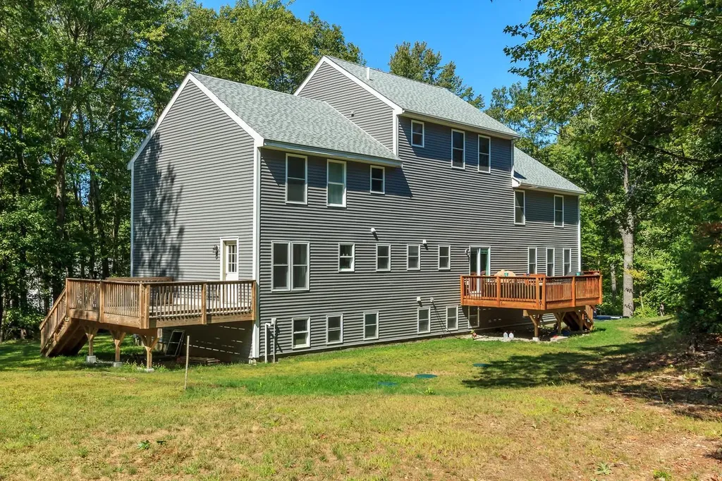 156 Little Mill Road Sandown NH 03873