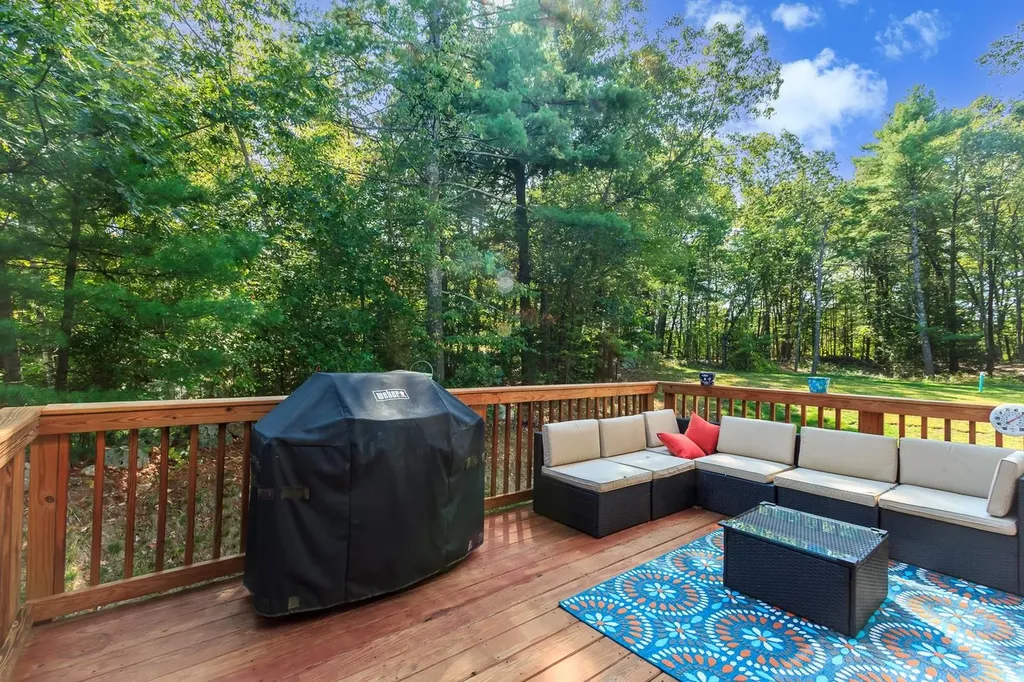 156 Little Mill Road Sandown NH 03873