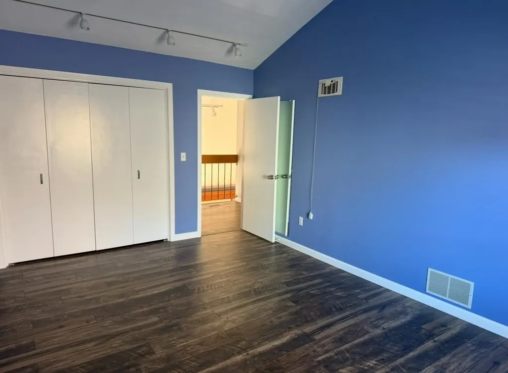 5 Tsienneto Road Derry NH 03038