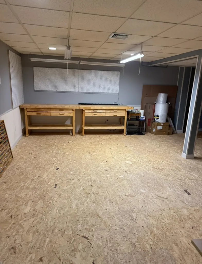 5 Tsienneto Road Derry NH 03038