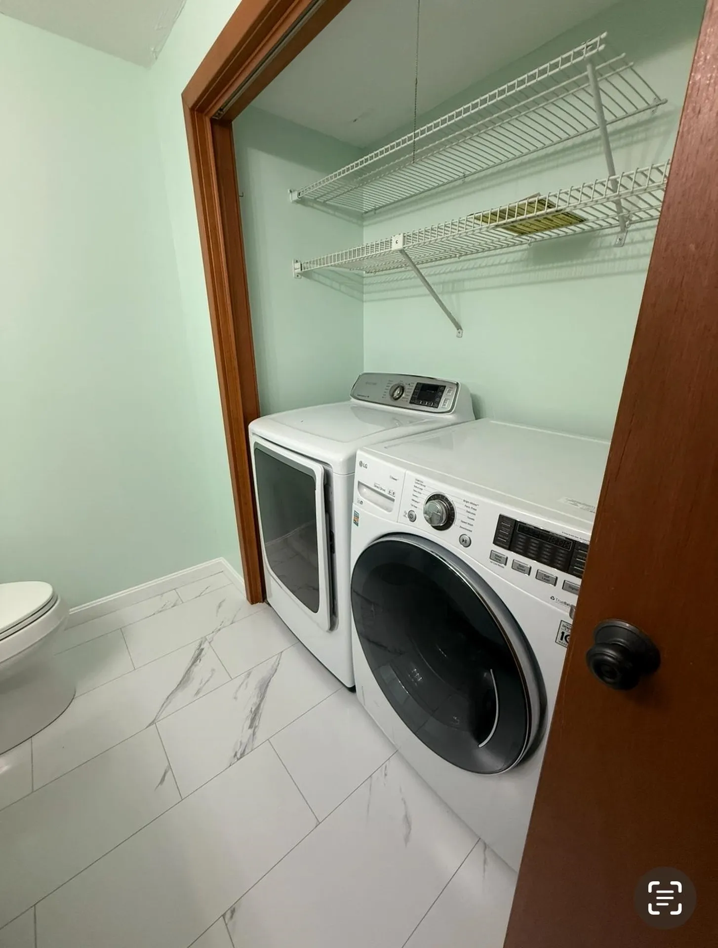 5 Tsienneto Road Derry NH 03038