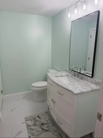 5 Tsienneto Road Derry NH 03038