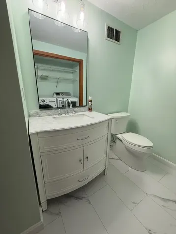 5 Tsienneto Road Derry NH 03038