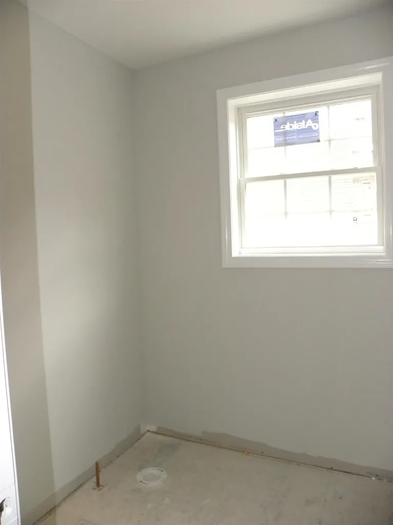 304 Karatzas Avenue Manchester NH 03104