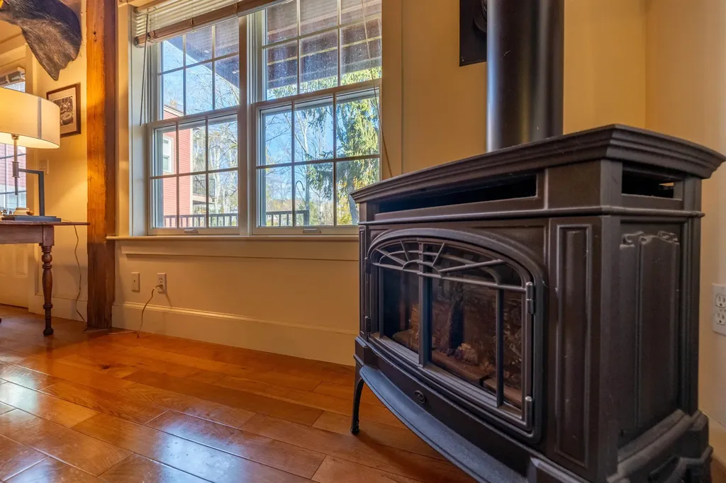 7 Chester Road Derry NH 03038