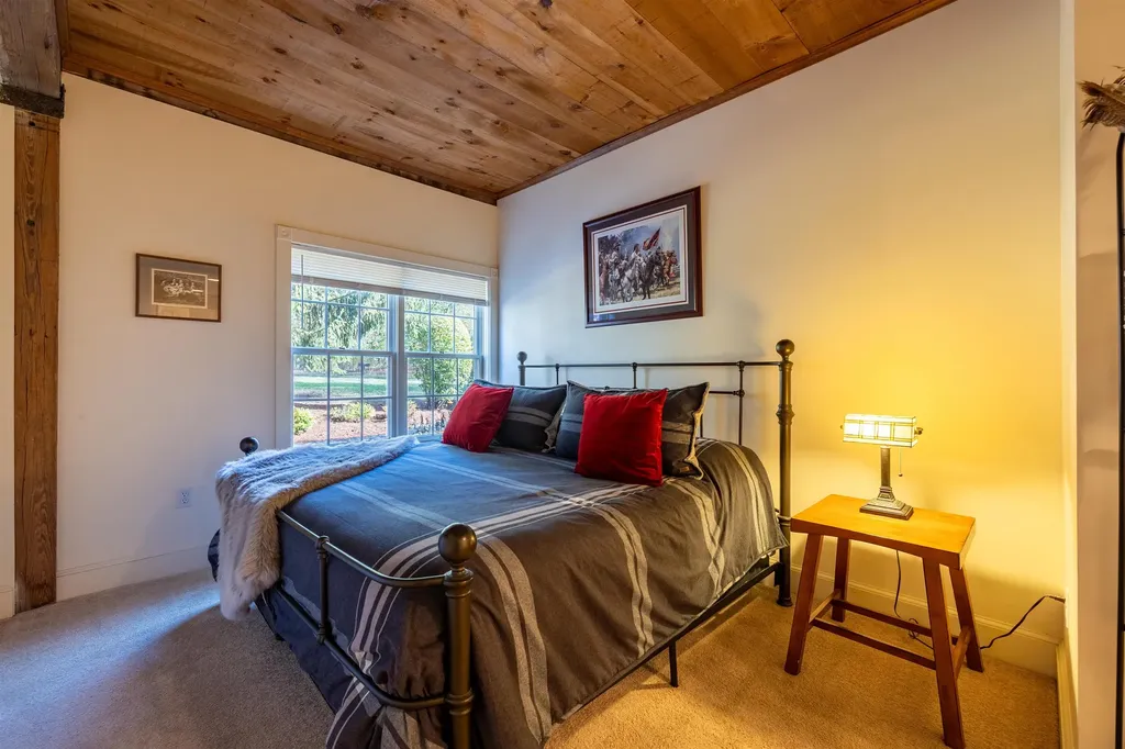 7 Chester Road Derry NH 03038