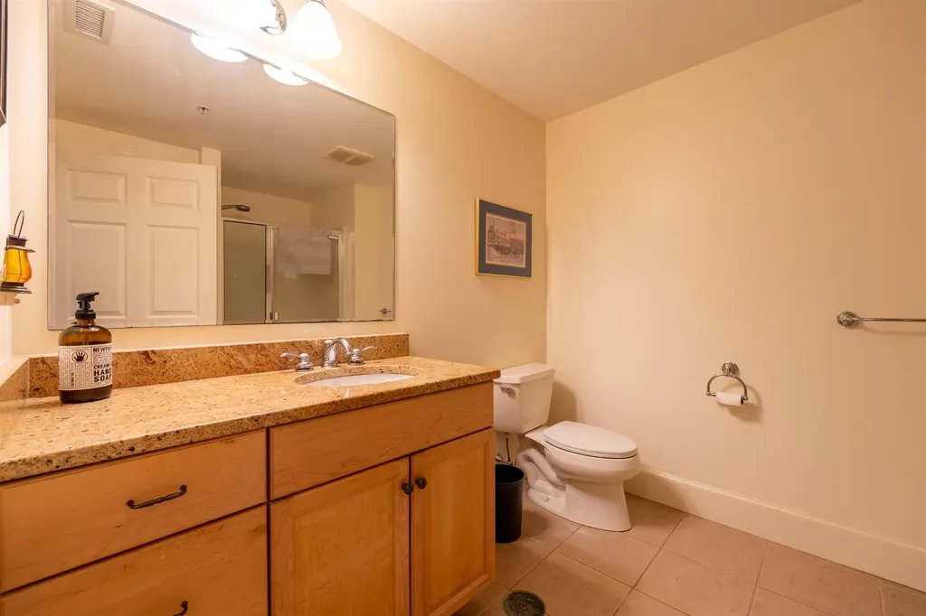 7 Chester Road Derry NH 03038