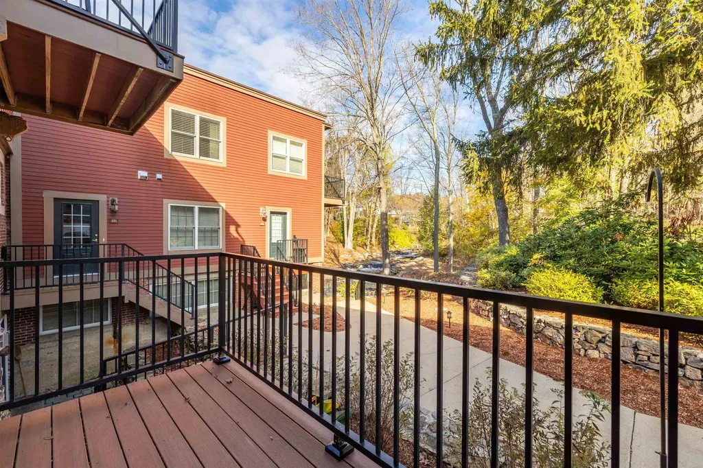 7 Chester Road Derry NH 03038