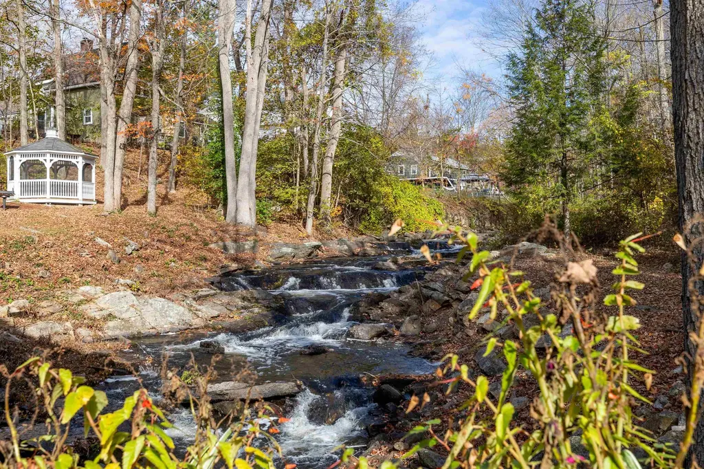 7 Chester Road Derry NH 03038