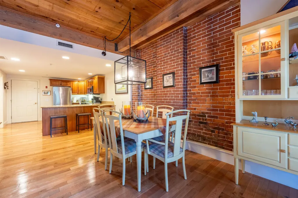 7 Chester Road Derry NH 03038