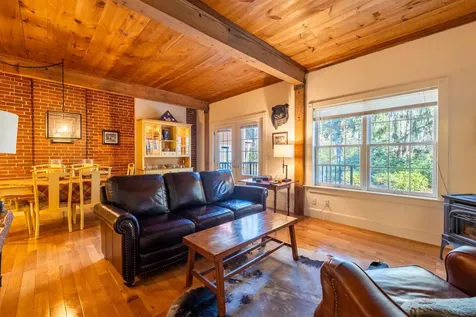 7 Chester Road Derry NH 03038