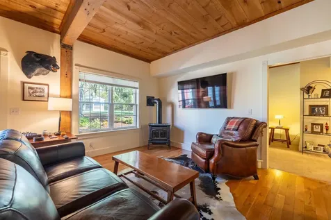 7 Chester Road Derry NH 03038