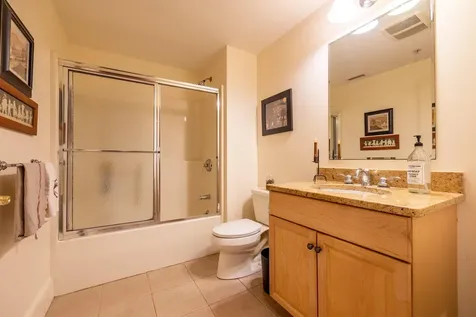 7 Chester Road Derry NH 03038