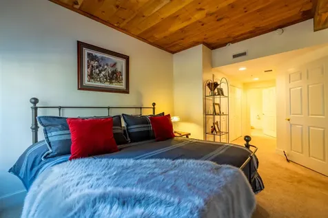 7 Chester Road Derry NH 03038