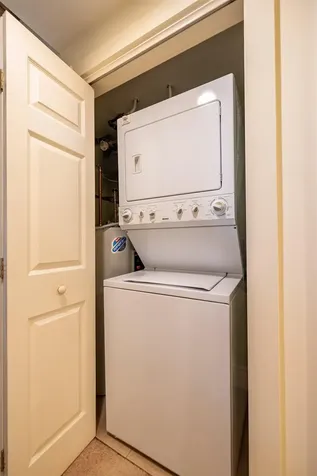 7 Chester Road Derry NH 03038