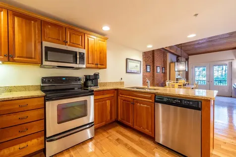 7 Chester Road Derry NH 03038