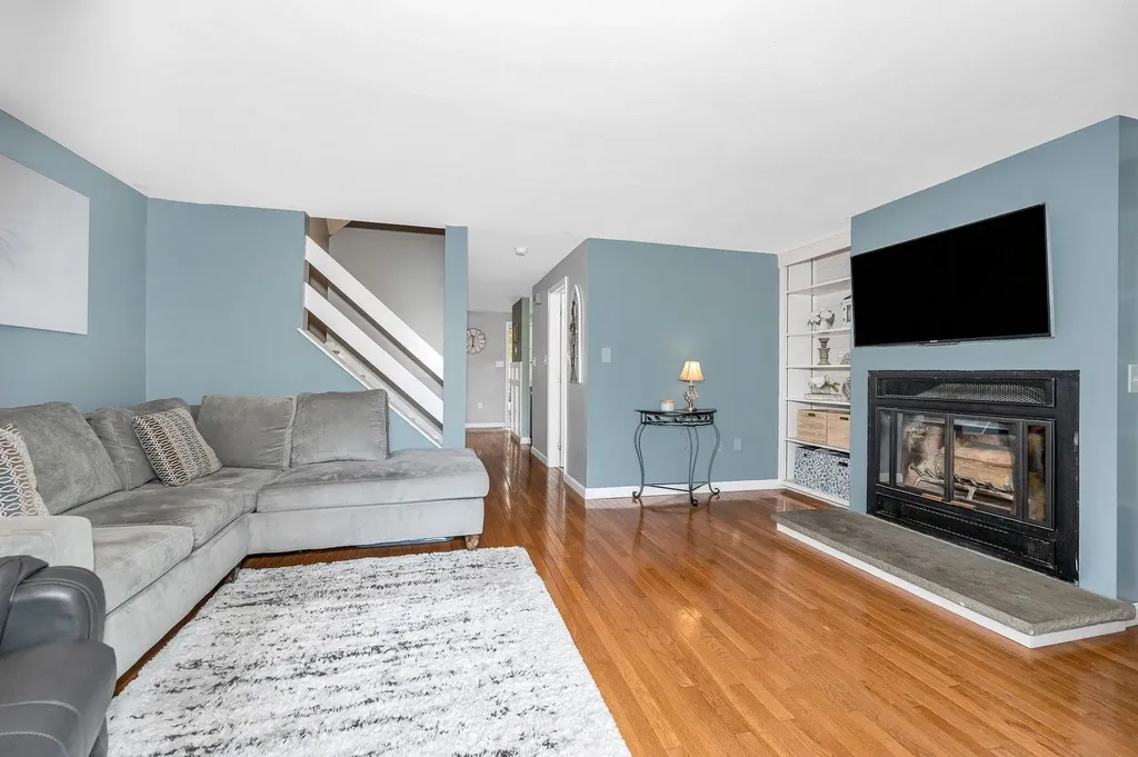 40 Spring Cove Road Nashua NH 03062