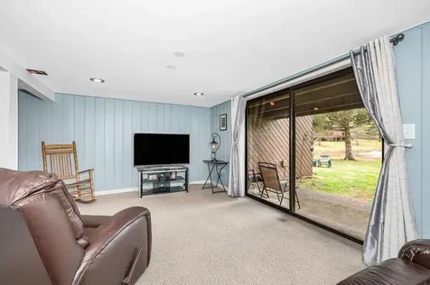 40 Spring Cove Road Nashua NH 03062