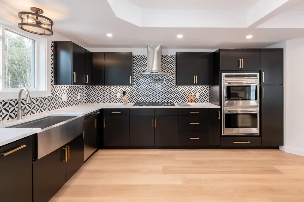 383 Owl Street Campton NH 03223