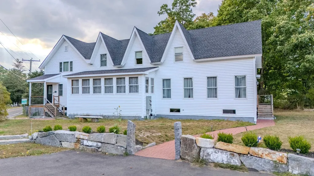 383 Owl Street Campton NH 03223