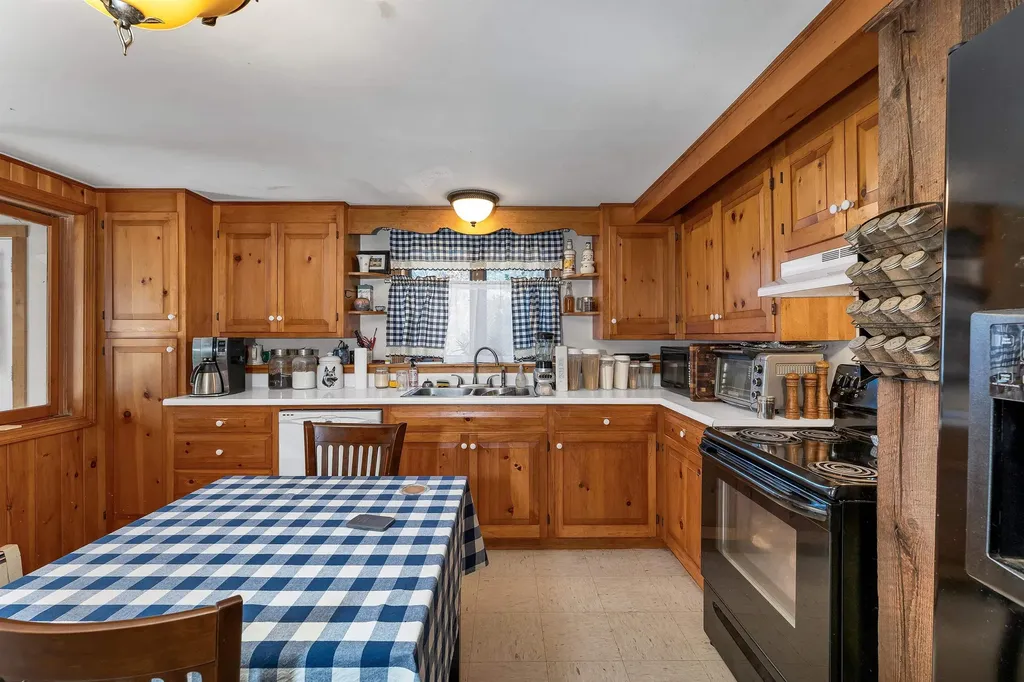 87 Middleton Road Wolfeboro NH 03894