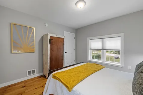 31 Water Street Bradford NH 03221