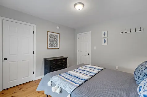 31 Water Street Bradford NH 03221