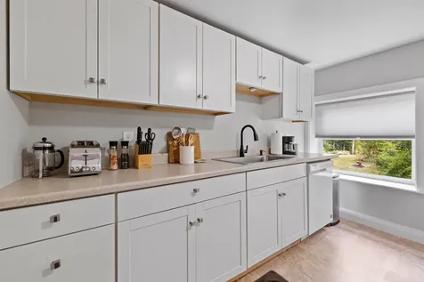 31 Water Street Bradford NH 03221