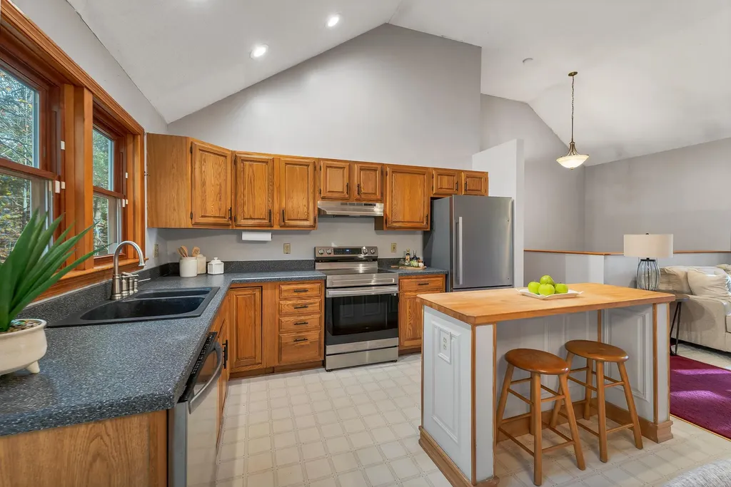 94 Mount Delight Road Deerfield NH 03037