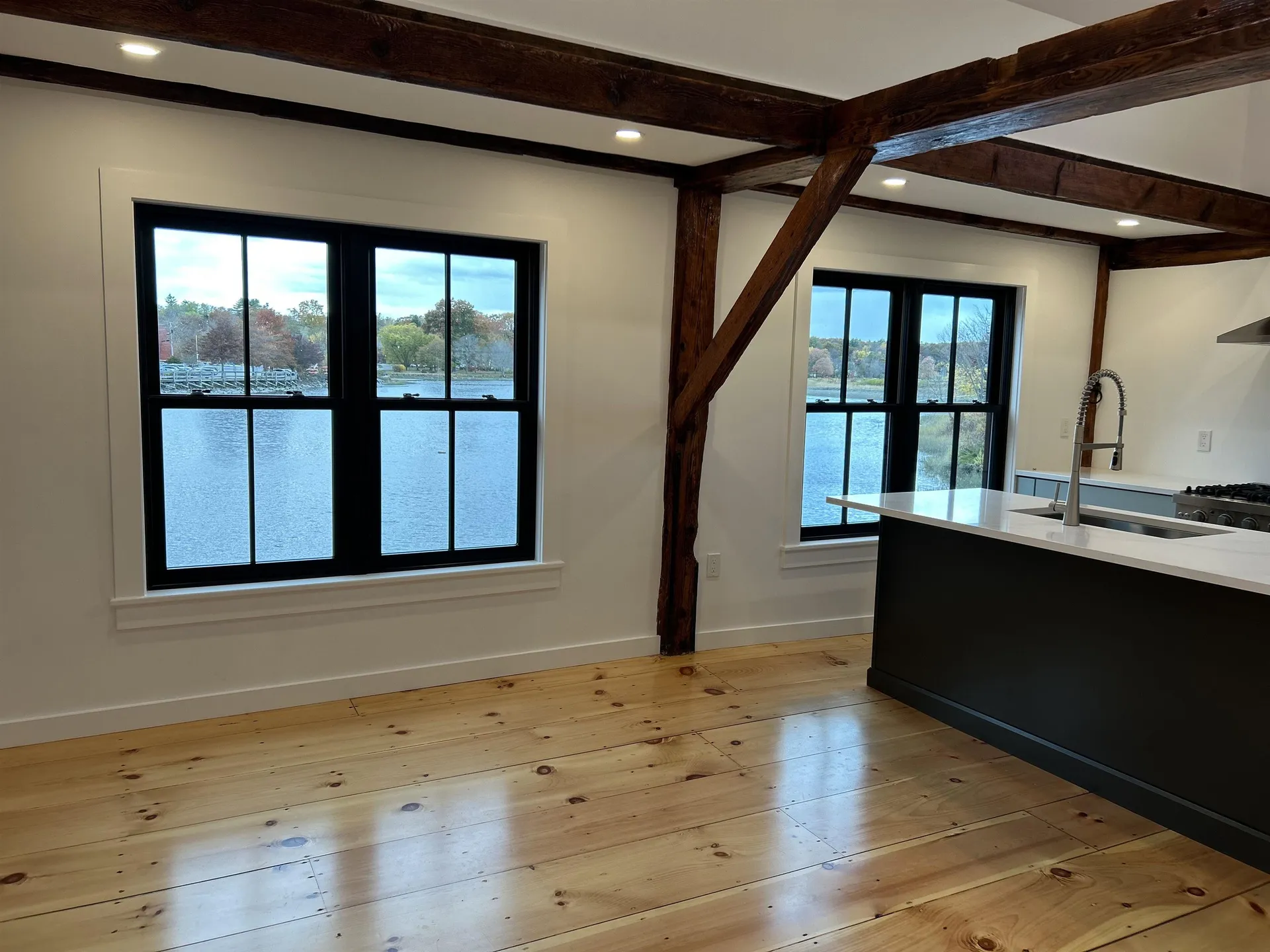 10 String Bridge Exeter NH 03833