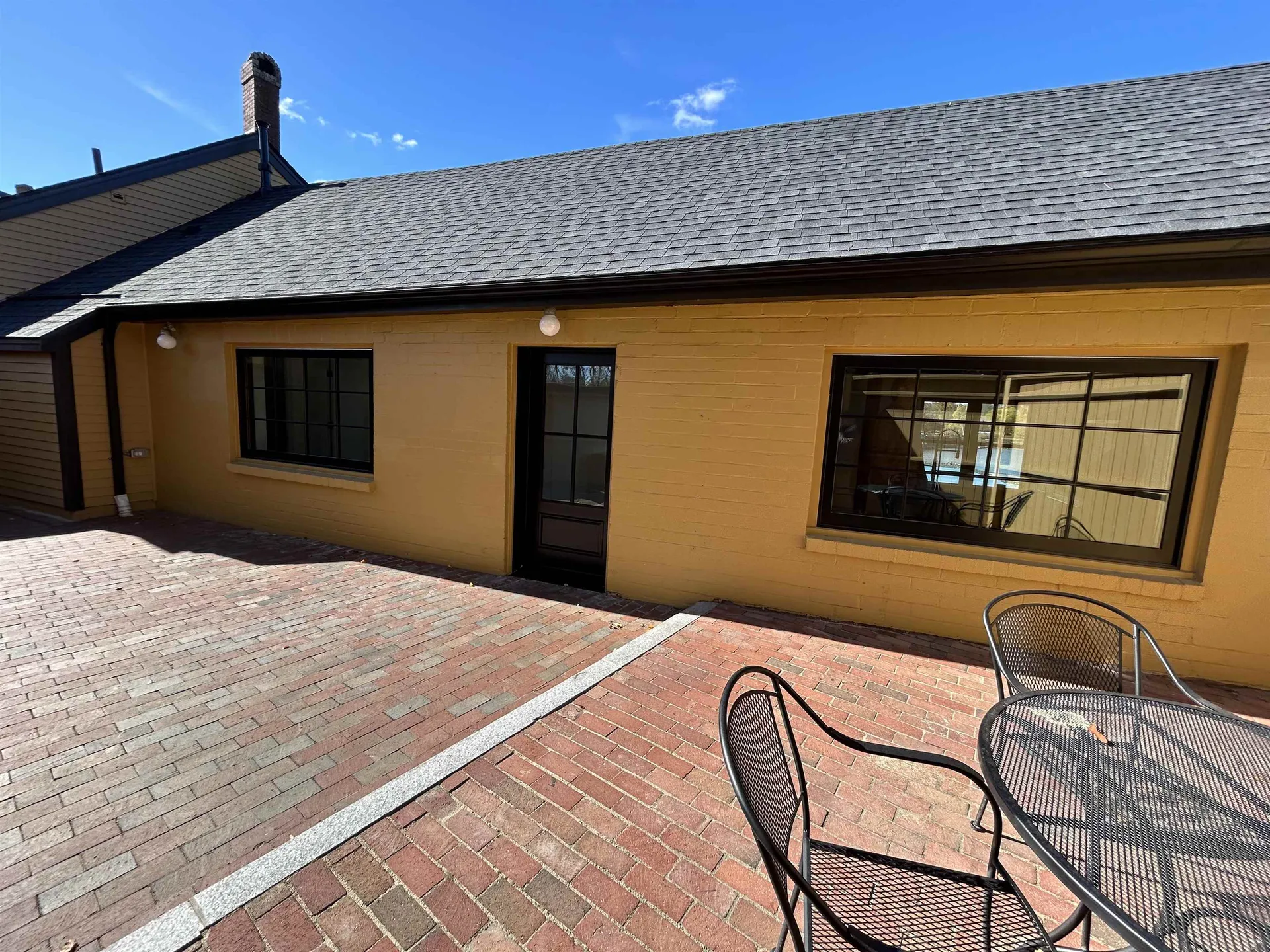 10 String Bridge Exeter NH 03833