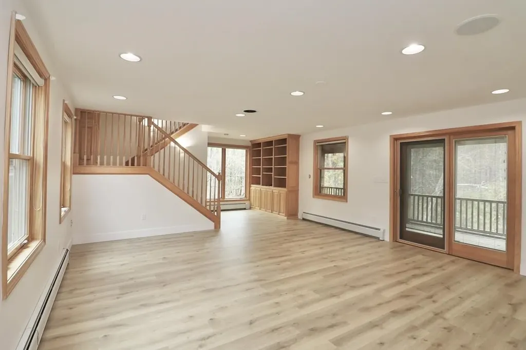 534 Main Street Sandown NH 03873