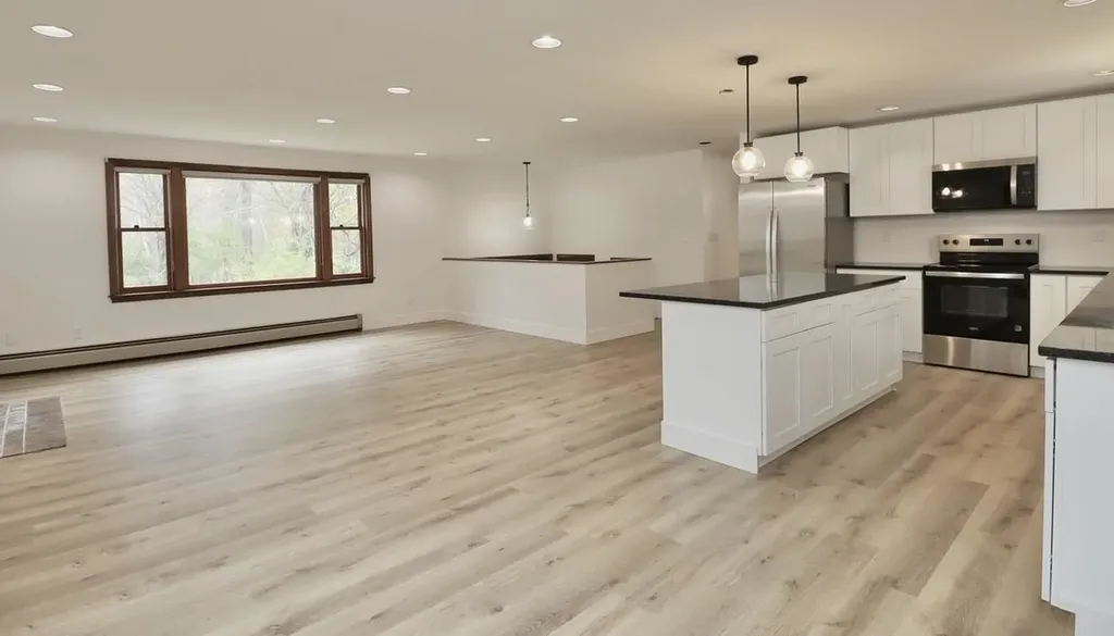 534 Main Street Sandown NH 03873