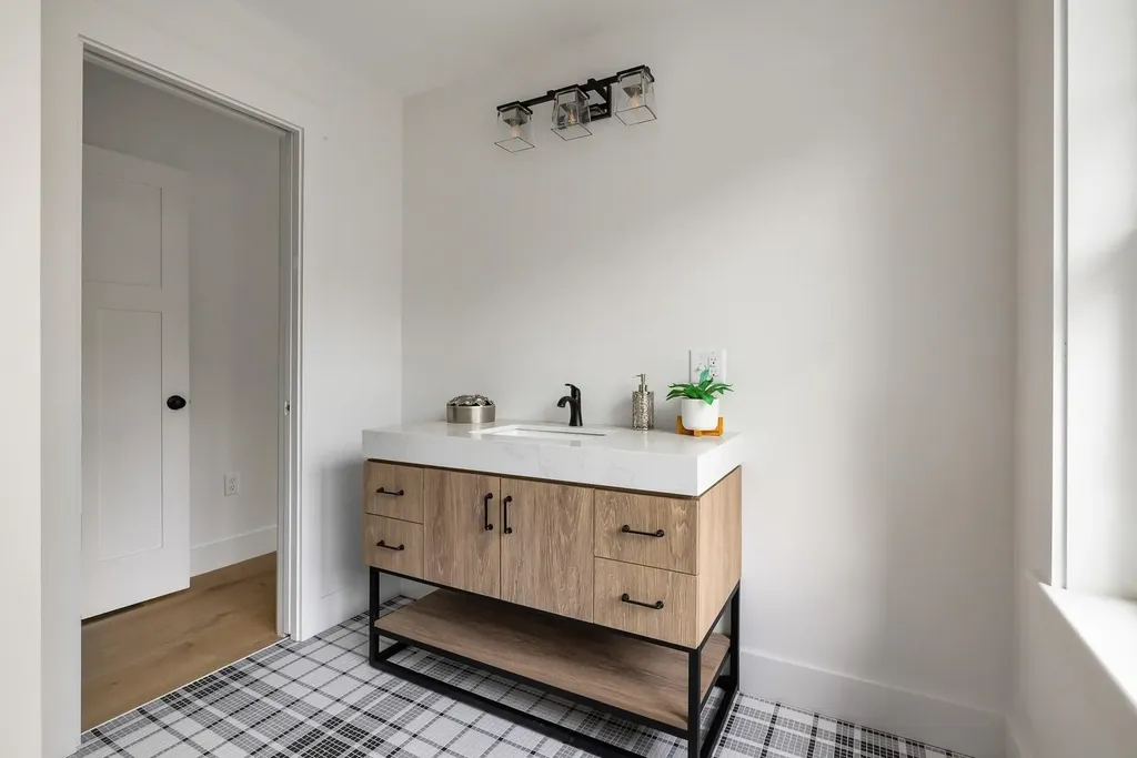 665 Wallis Road Rye NH 03870