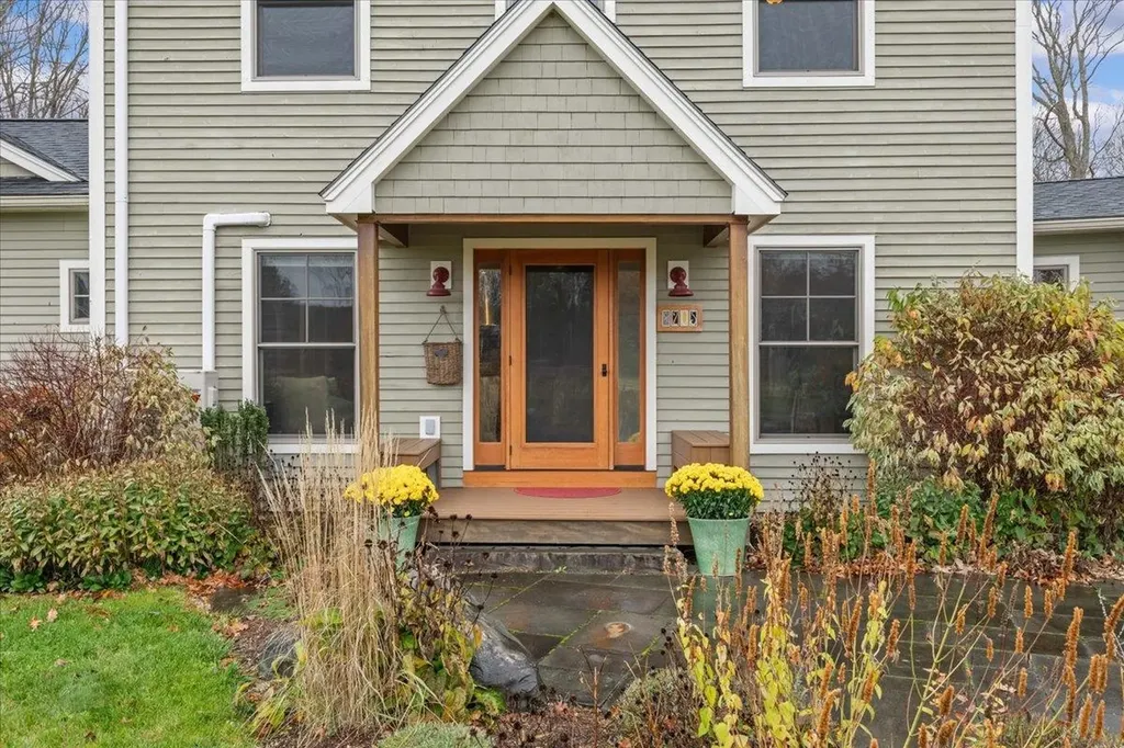 205 Old Stage Road Essex VT 05452