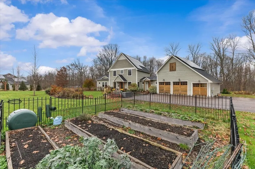 205 Old Stage Road Essex VT 05452