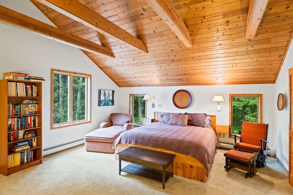 19 Roundtree Road Winhall VT 05340