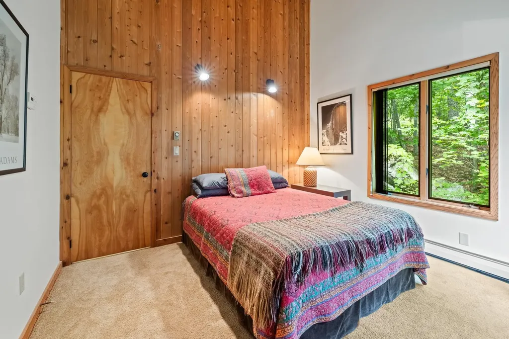 19 Roundtree Road Winhall VT 05340