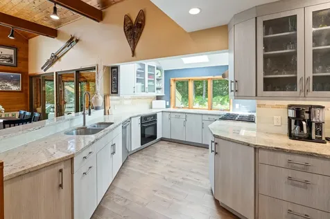 19 Roundtree Road Winhall VT 05340