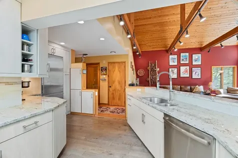 19 Roundtree Road Winhall VT 05340