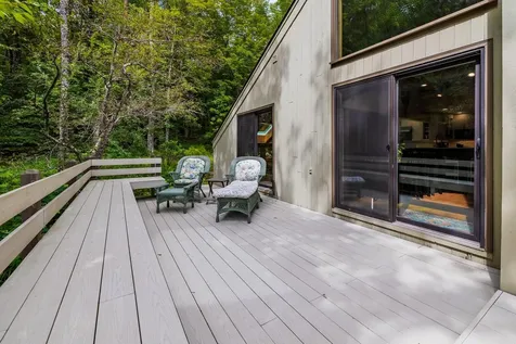 19 Roundtree Road Winhall VT 05340