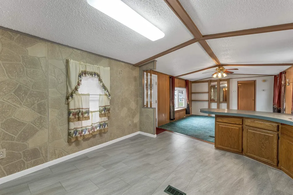 22 Trade Wind Lane Rochester NH 03867