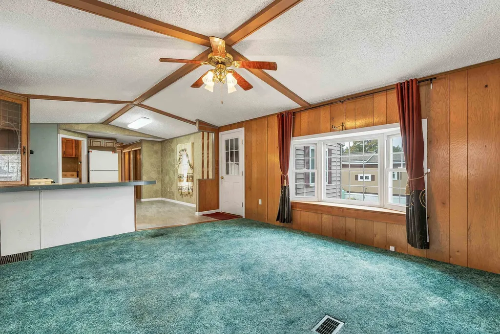 22 Trade Wind Lane Rochester NH 03867