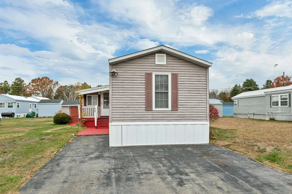 22 Trade Wind Lane Rochester NH 03867